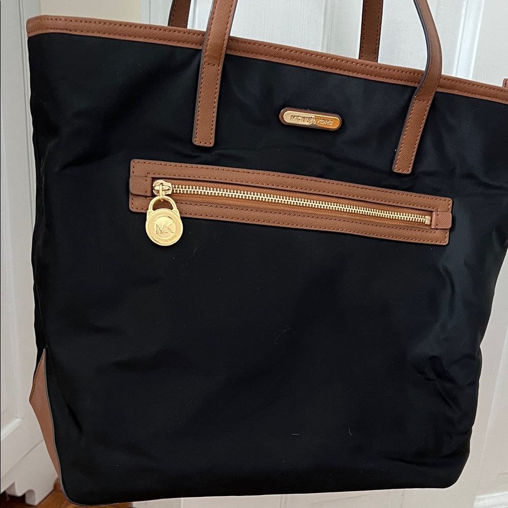 Michael Kors Black Nylon Leather 'Kempton' Tote Shoulder Bag Handbag Purse - Picture 3 of 9